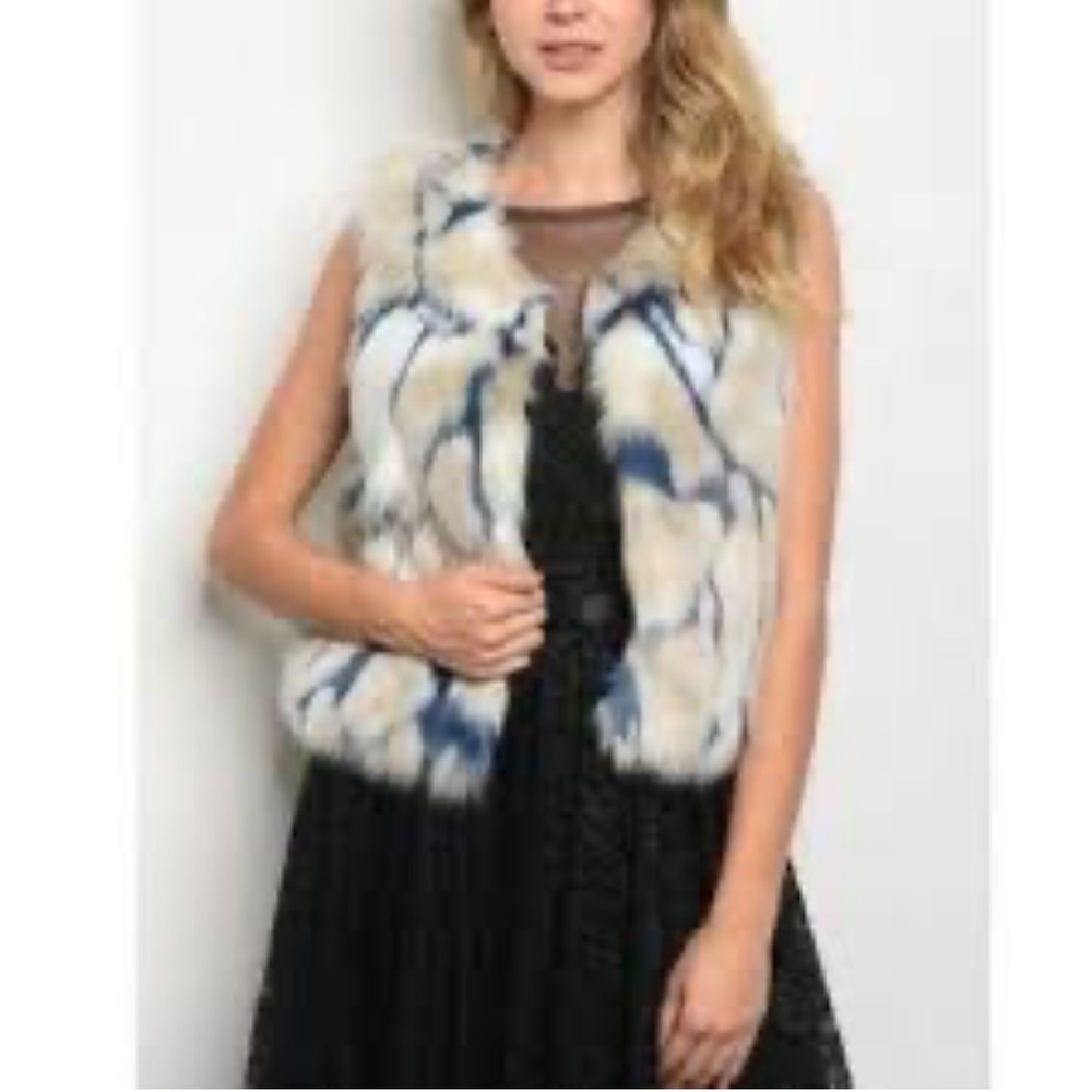 Maniju NWT Faux Fur Vest Multicolor Lined Sleeveless Vest Women’s Size Medium